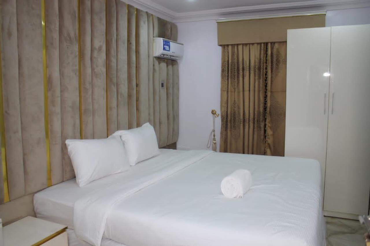 White Gold Hotel Ikeja Ngoại thất bức ảnh