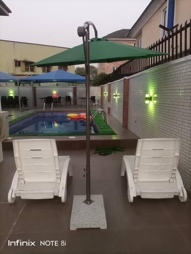 White Gold Hotel Ikeja Ngoại thất bức ảnh