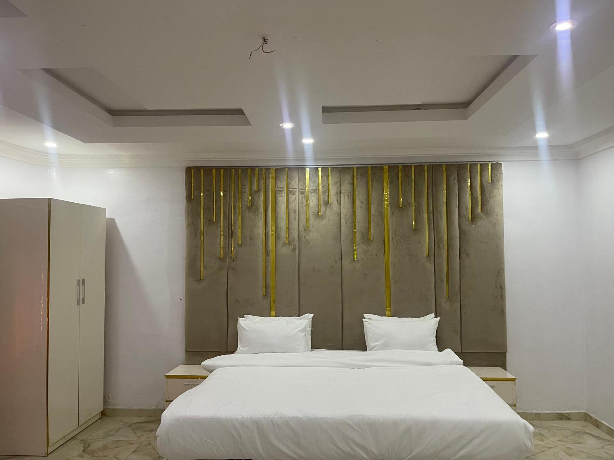 White Gold Hotel Ikeja Ngoại thất bức ảnh