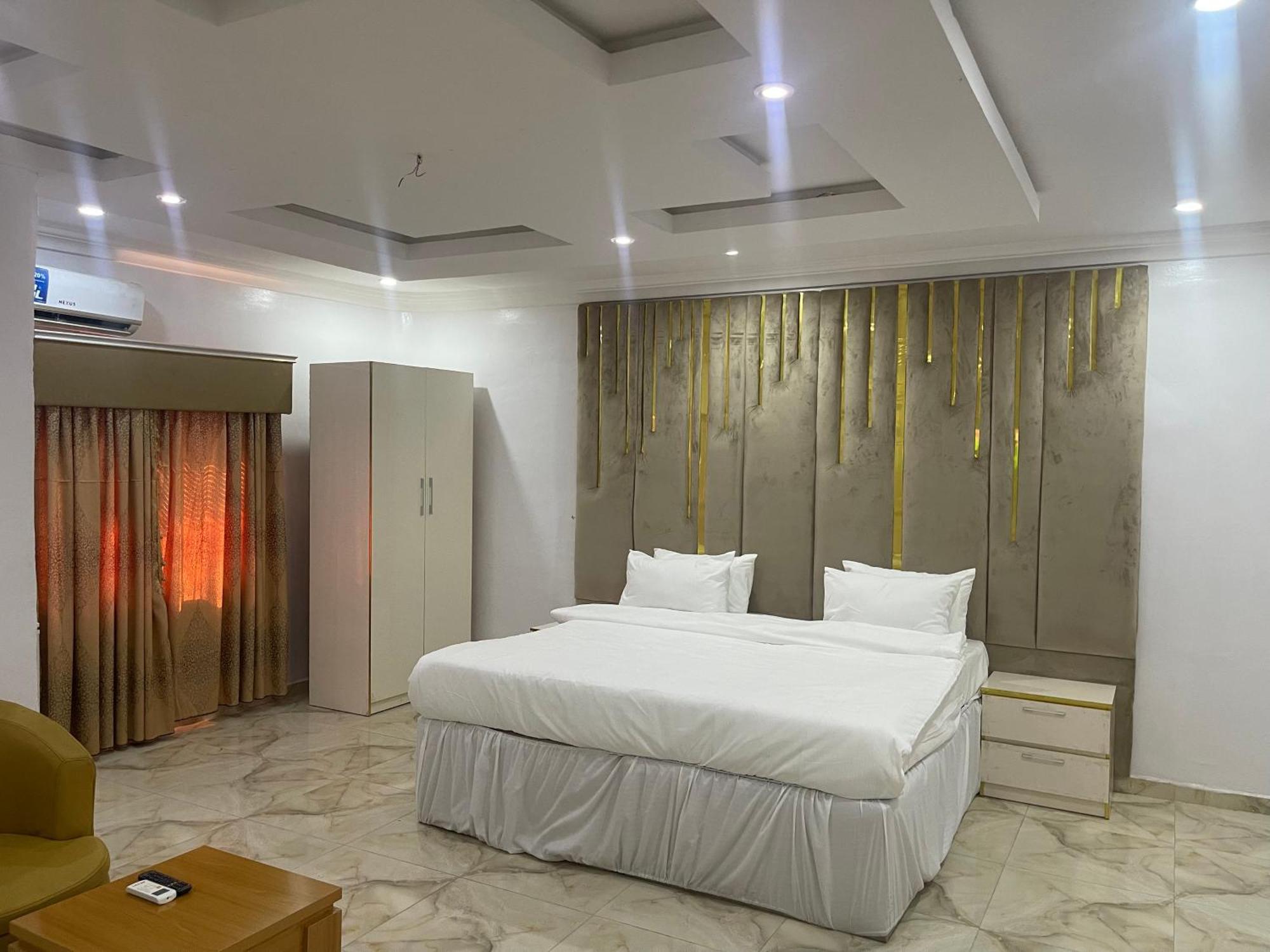 White Gold Hotel Ikeja Ngoại thất bức ảnh