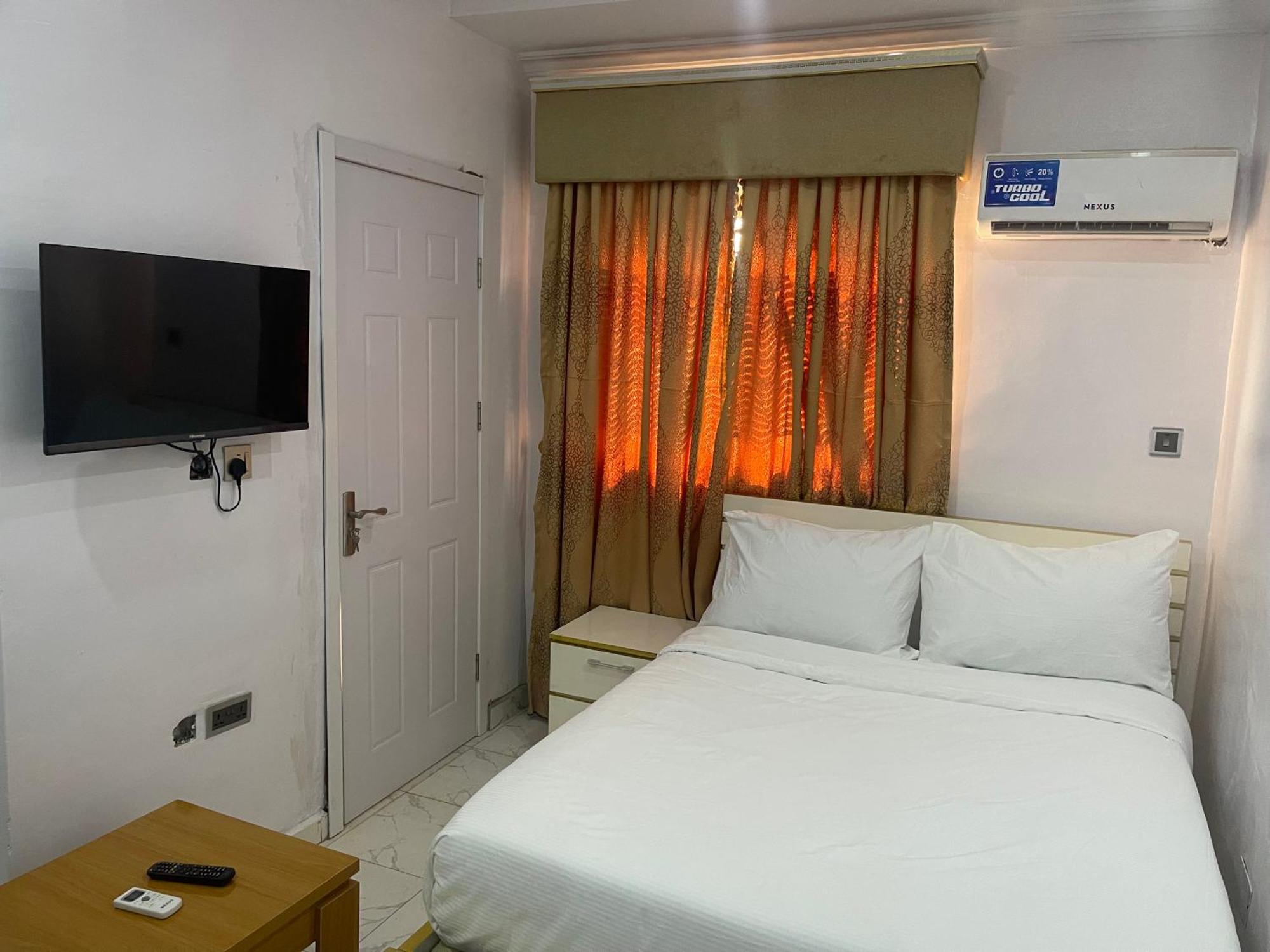White Gold Hotel Ikeja Ngoại thất bức ảnh
