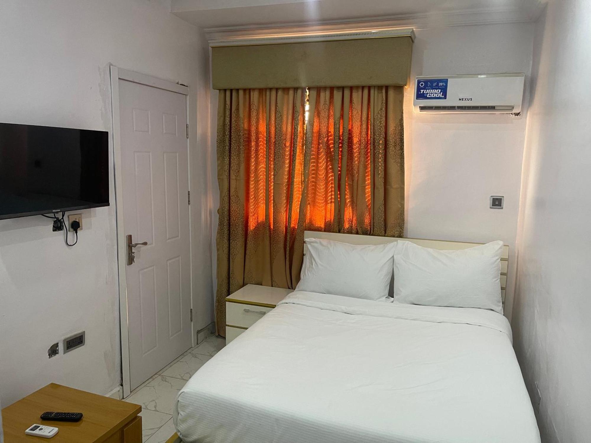 White Gold Hotel Ikeja Ngoại thất bức ảnh